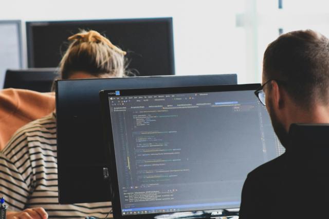 Wat kost een webdeveloper in 2026?